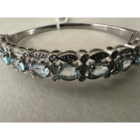 Silver tone 316 L Stainless steel light pale blue rhinestones bangle bracelet - Picture 3 of 9
